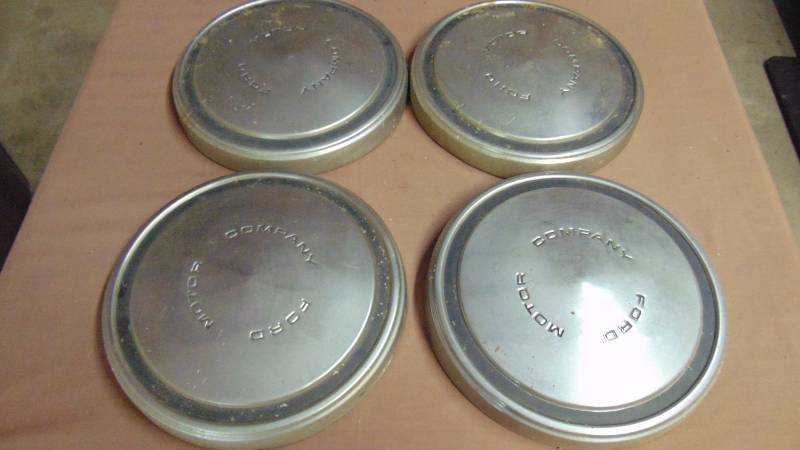 lot 258 image: Ford Motor Co. Hubcaps