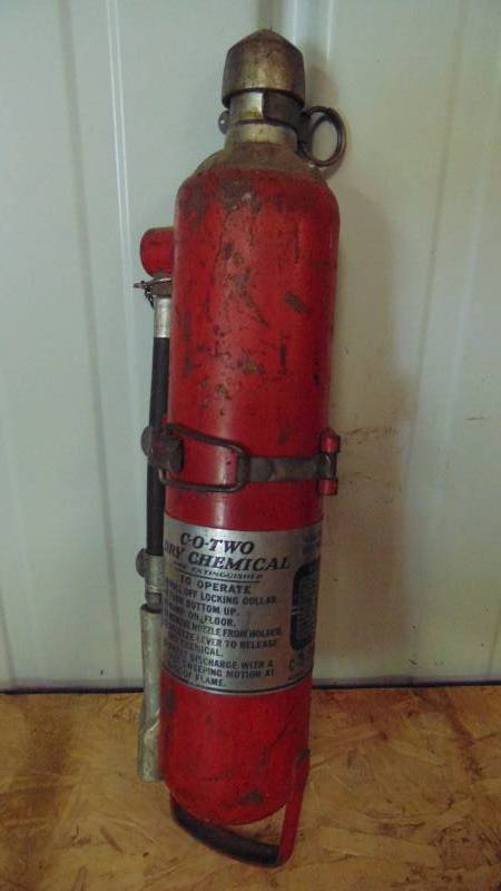 lot 272 image: Vintage Fire Extinguisher