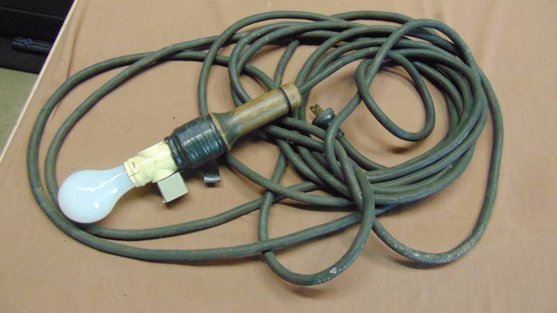 lot 273 image: Shop Light