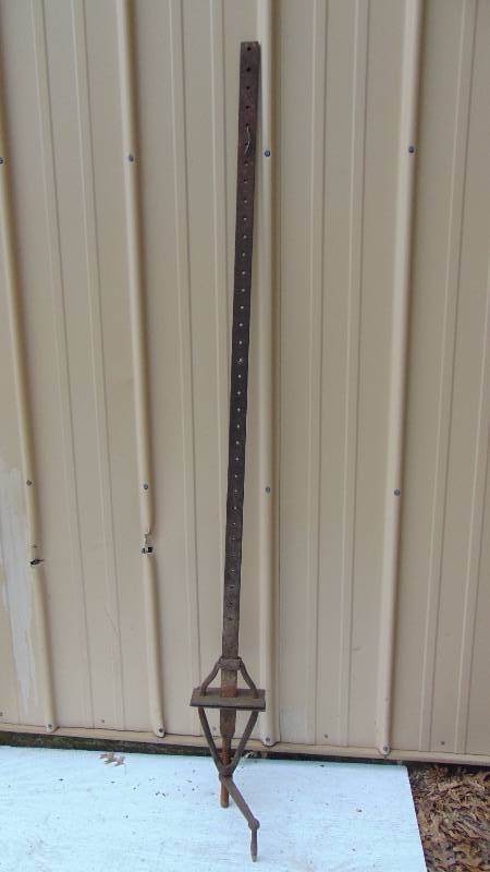 lot 284 image: Antique Wood Clamp