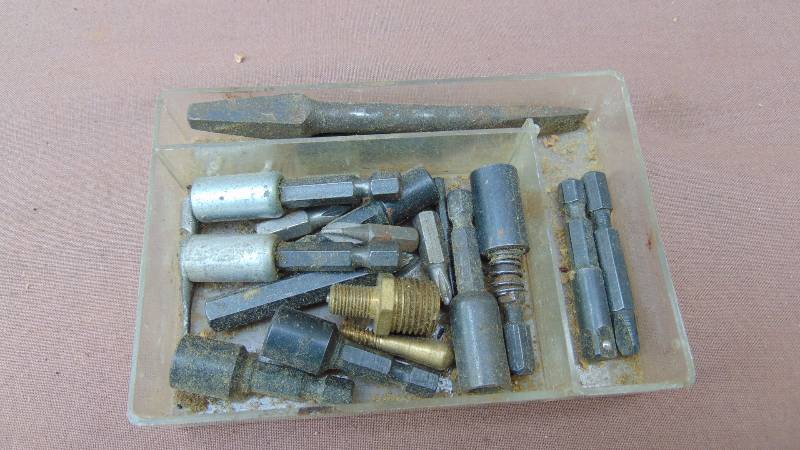 lot 301 image: Drill Bits
