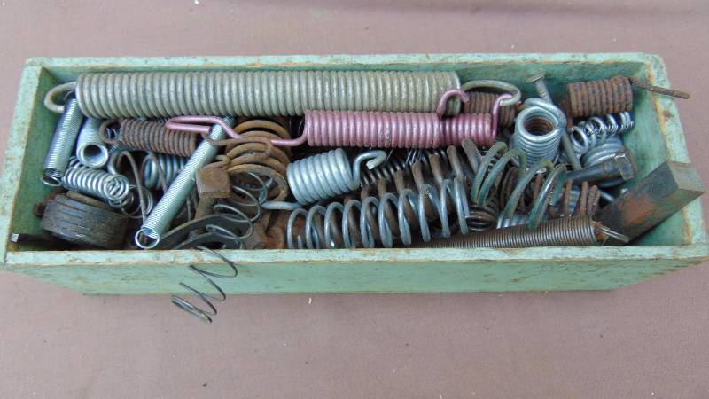 lot 302 image: Misc Springs