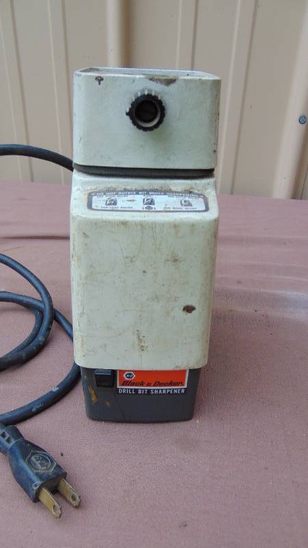 lot 323 image: Black & Decker Drill Bit Sharpener