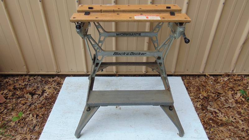 lot 330 image: Black & Decker Work Table
