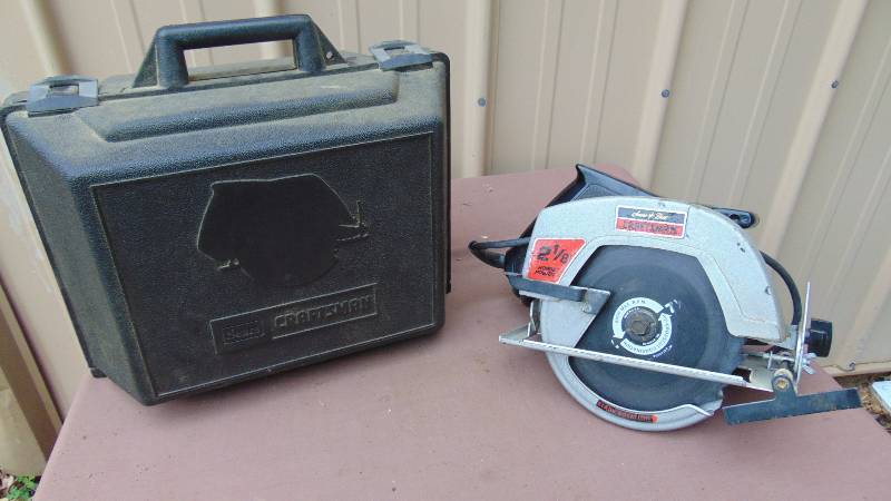 lot 334 image: Craftsman Skill Saw with case