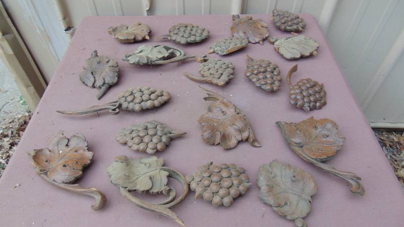 lot 339 image: Vintage Wood Grape & Leaf Cutouts