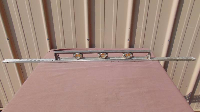 lot 370 image: 24 Level w Heavy Duty Brace