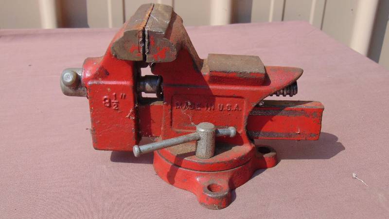 lot 372 image: 3 12 Table Vise