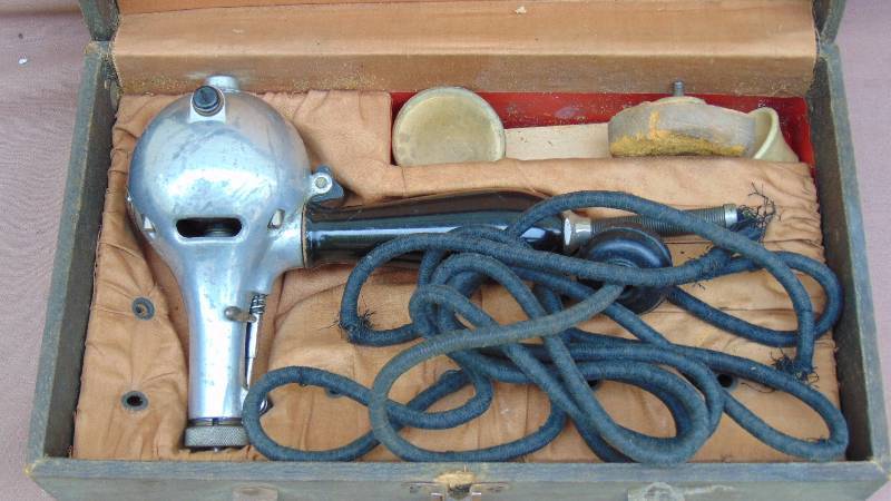 lot 396 image: Shelton Special Vibrator