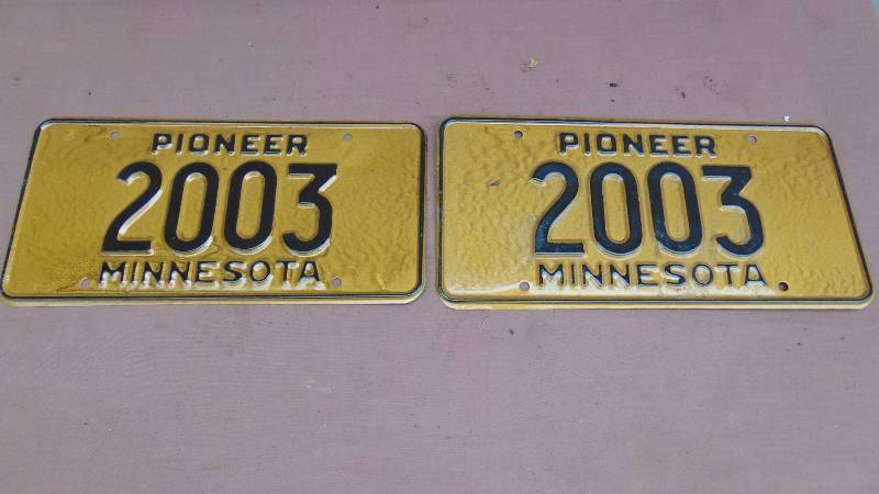 lot 411 image: Vintage License Plates