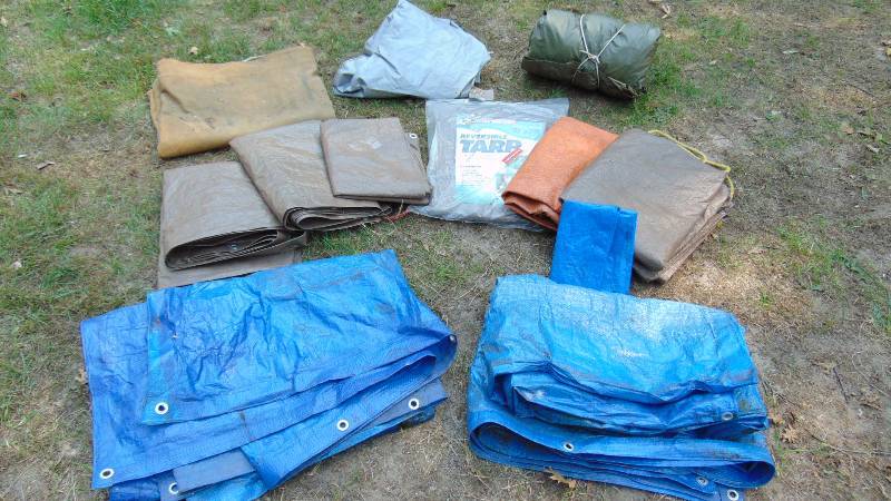 lot 418 image: Large Lot of Tarps