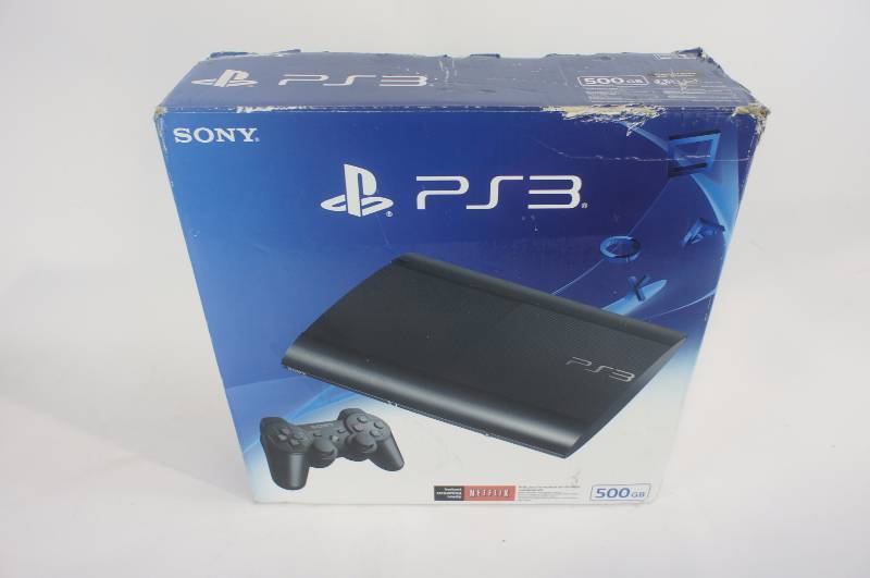 lot 17 image: PlayStation 3 500 GB System