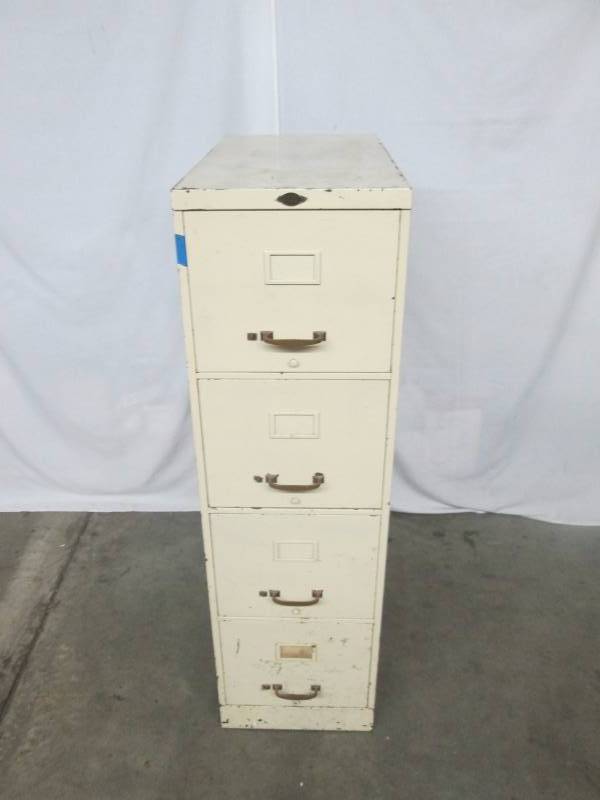 lot 15 image: 4-Drawer Filing Cabinet