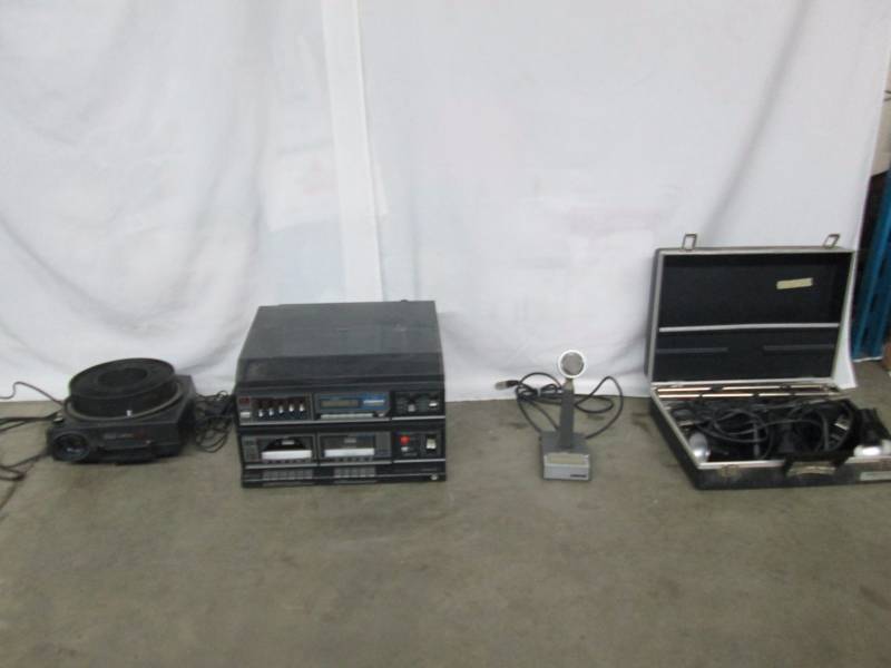 lot 26 image: AntiqueOld Electronics
