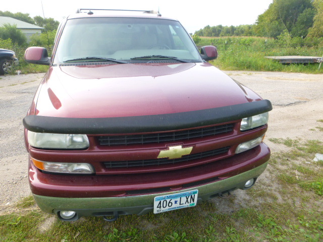 lot 5 image: 2003 Chevrolet Tahoe LTZ71