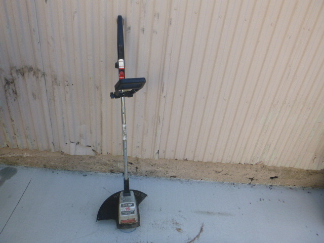 lot 10 image: Craftsman Weed Whip