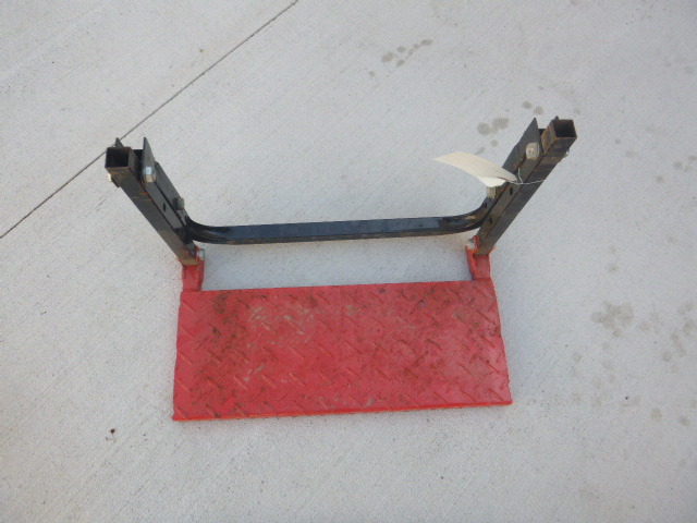 lot 11 image: Tire Step