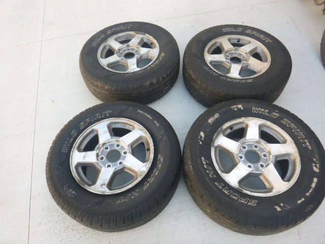lot 12 image: 4 Aluminum Rims