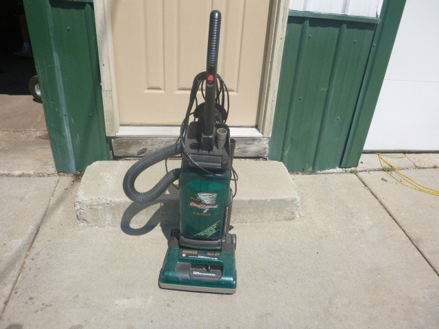 lot 33 image: Hoover Plus Vacuum Cleaner