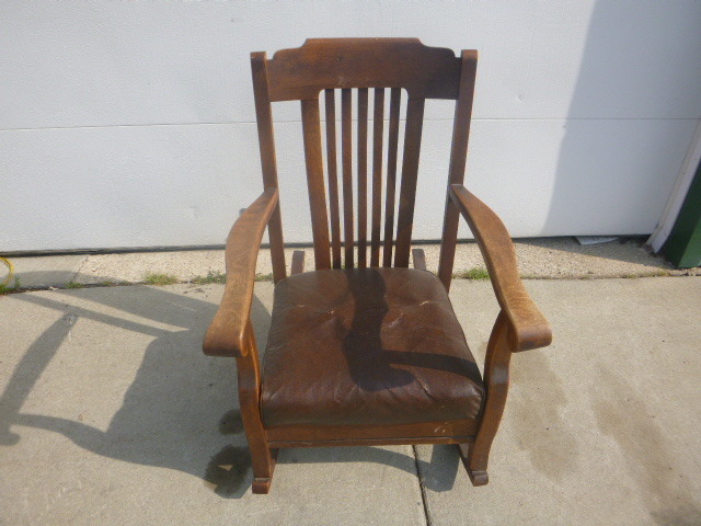 lot 38 image: Wood Rocking Chair