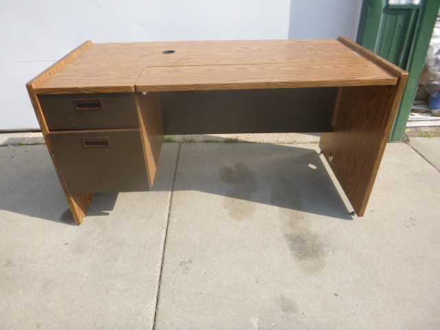 lot 41 image: Computer Deck