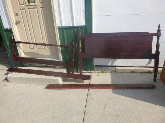lot 42 image: Cherry Wood Head and Foot Boards with Sides