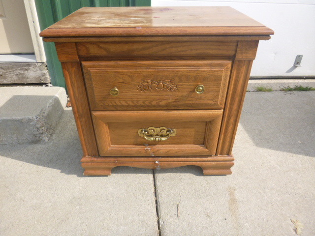 lot 44 image: Night Stand
