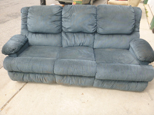lot 48 image: Double Recliner Couch
