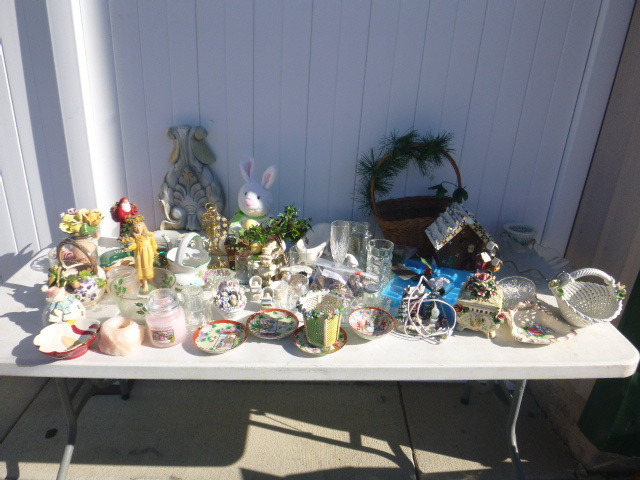 lot 71 image: Miscellaneous Dcor