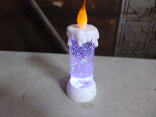 lot 88 image: Snow Globe Candle