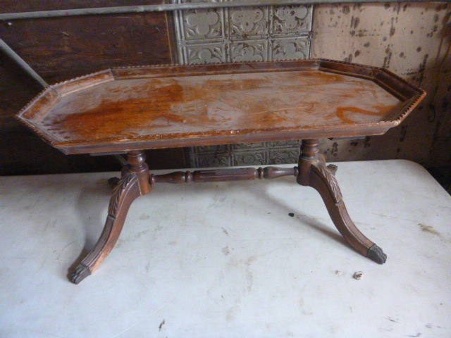 lot 99 image: Vintage Coffee Table