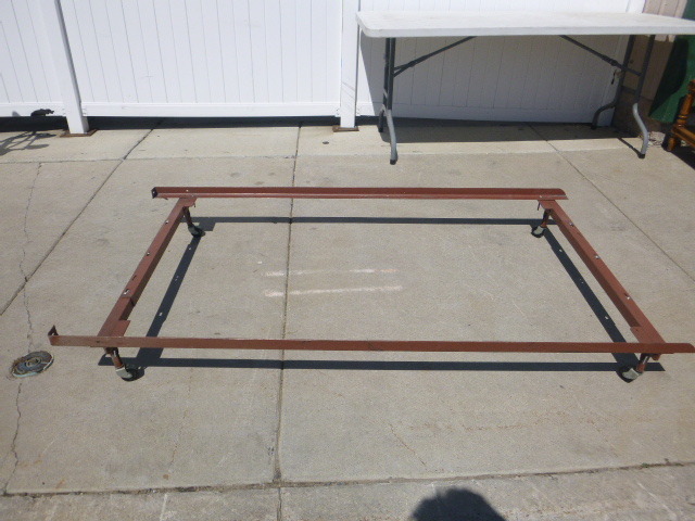 lot 102 image: Adjustable Bed Frame