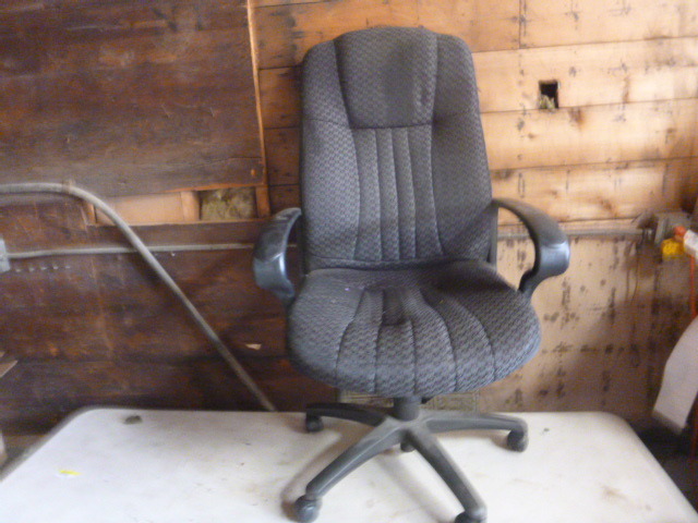 lot 110 image: Office Chair