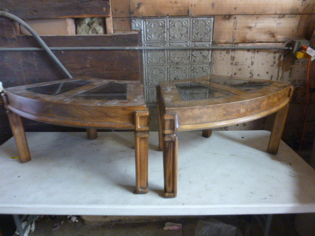 lot 116 image: 2 End Tables