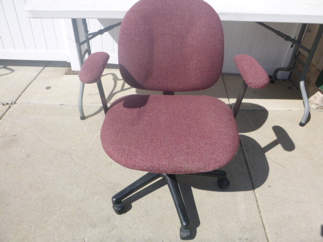 lot 118 image: Office Chair