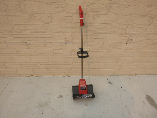 lot 140 image: Toro Power Shovel