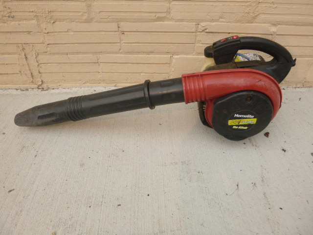 lot 141 image: Homelite Zip Start Leaf Blower