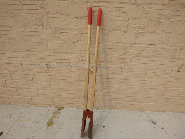 lot 155 image: Post Hold Digger