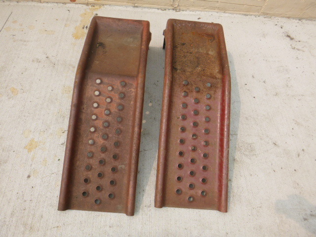 lot 169 image: 2 Car Ramps