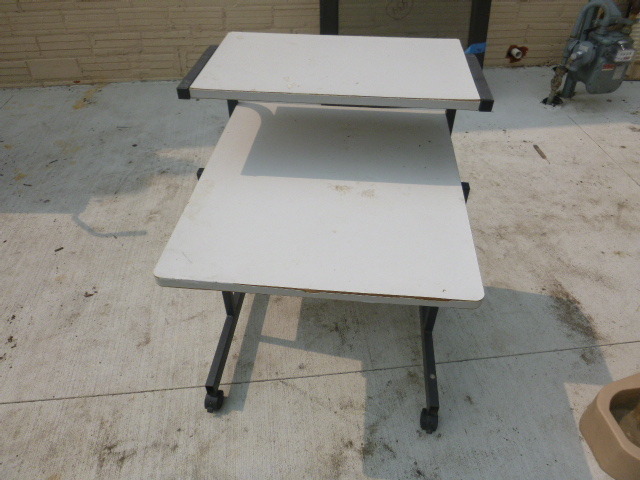 lot 179 image: Small ComputerPrinter Desk