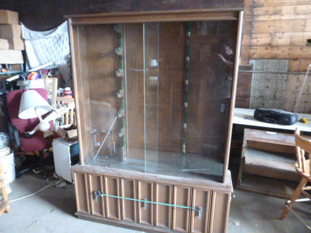 lot 194 image: Gun Cabinet