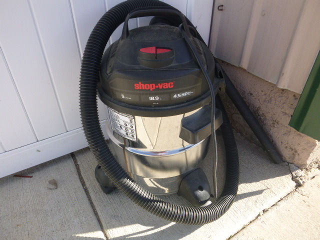 lot 27 image: Shop Vac