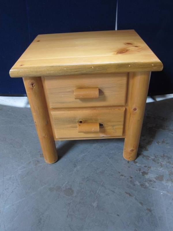 lot 9 image: Log Nightstand