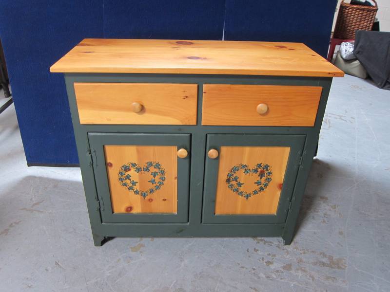 lot 13 image: Kitchen Cabinet