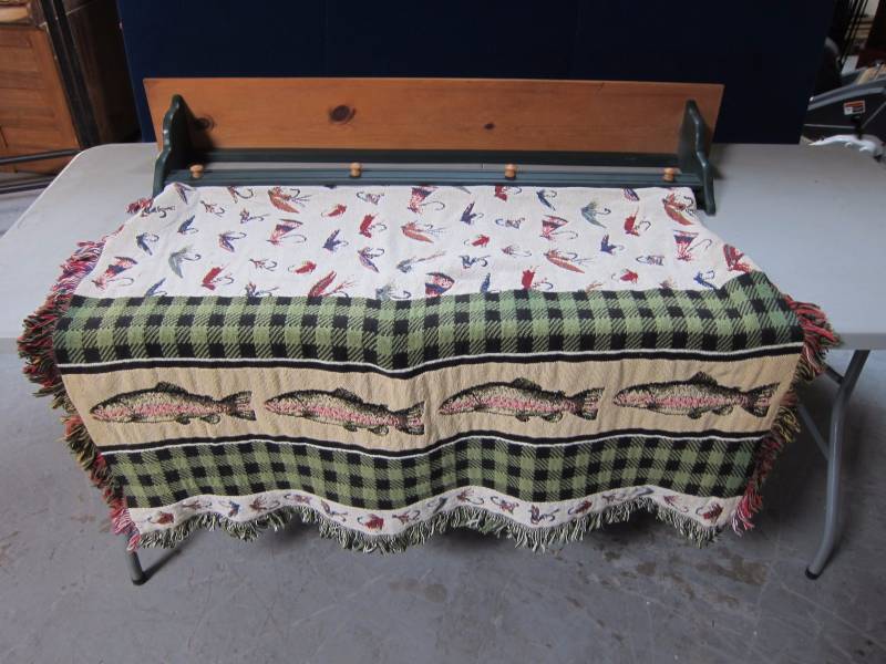 lot 16 image: Wall-Mount Shelf