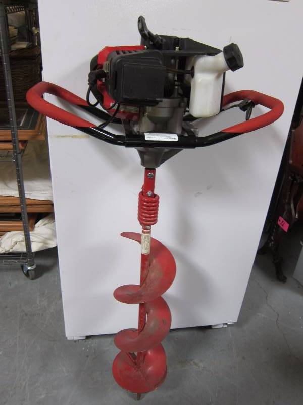 lot 31 image: Power Earth Auger
