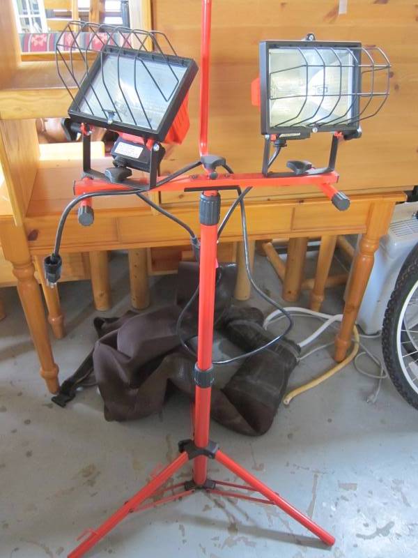lot 34 image: Portable Work Light