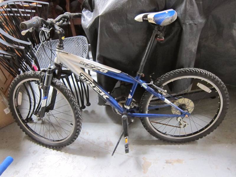 lot 36 image: 21-Speed Mountain Bike