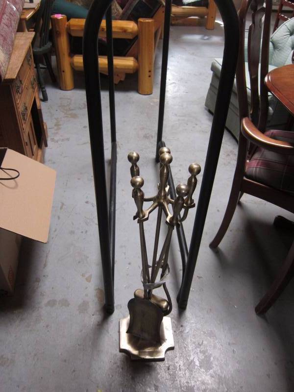 lot 62 image: Fireplace Accessories
