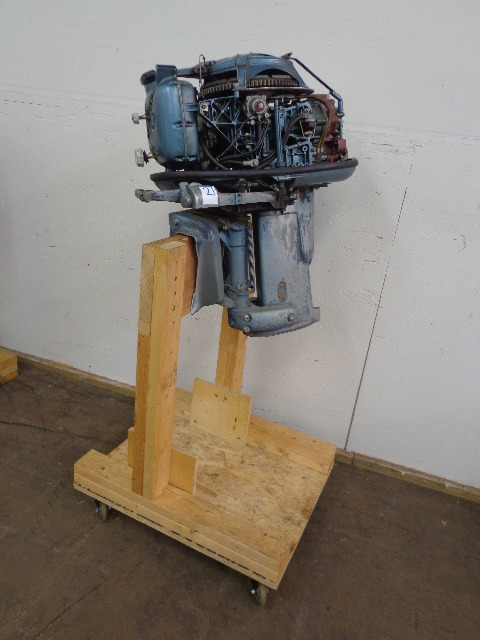 lot 22 image: Evinrude 35 HP